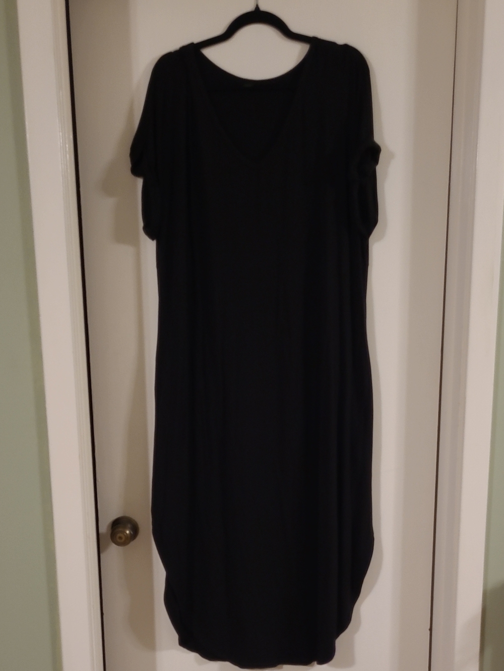 Emery Rose Black Maxi V-Neck Dress